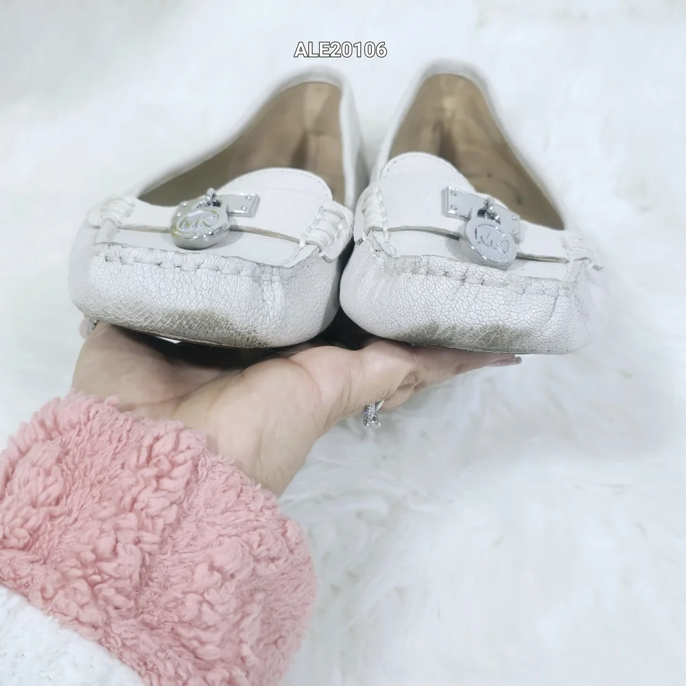 Michael Kors Mocassines Hamilton Cream whith Logo MK Size 8.5M